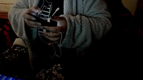 minka0 online show from November 2025 10:24:01 PM