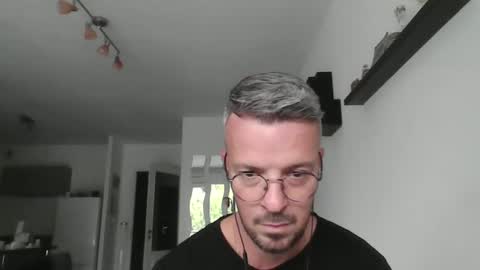 Snapshot of minka28 chatting on June 2026 09:19:02 AM minka28 online show from June 2026 09:19:02 AM