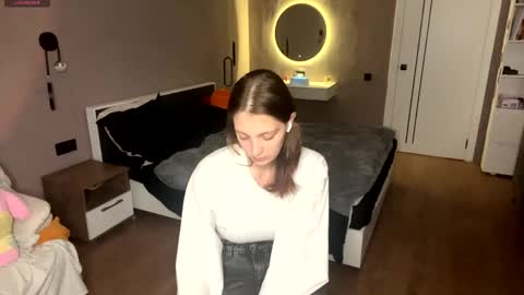 Snapshot of minmee chatting on April 2026 04:15:01 PM Asti online show from April 2026 04:15:01 PM