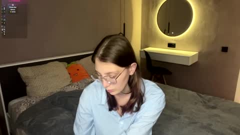 Snapshot of minmee chatting on April 2026 04:12:01 PM Asti online show from April 2026 04:12:01 PM