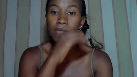 minouch211907 online show from February 2025 05:33:01 PM