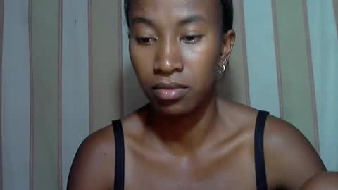 minouch211907 online show from February 2025 06:35:02 PM