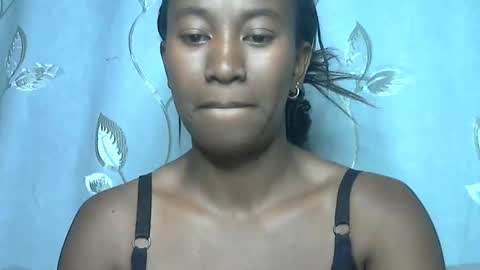 minouch211907 online show from April 2026 01:32:02 PM