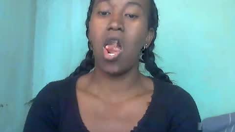 minouch211907 online show from May 2026 07:24:02 AM