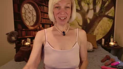 Snapshot of minxtessarae chatting on July 2026 03:49:02 PM Tessa Rae online show from July 2026 03:49:02 PM