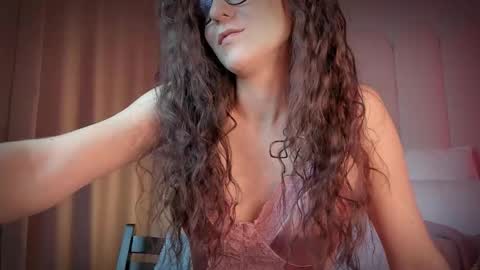 Mira online show from November 2025 06:18:01 PM