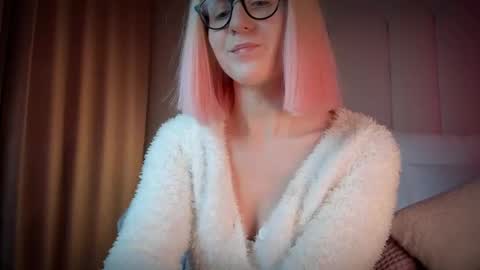 Mira online show from November 2025 07:18:01 PM