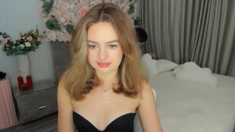 Emma online show from September 2025 06:09:01 PM