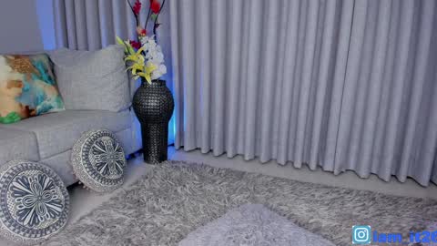 Snapshot of mirandacollins_ chatting on January 2025 01:27:01 AM Miranda online show from January 2025 01:27:01 AM