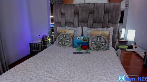 Snapshot of mirandacollins_ chatting on February 2025 01:30:02 AM Miranda online show from February 2025 01:30:02 AM