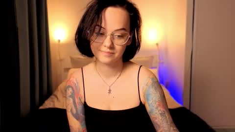 MiraSkyy online show from October 2025 06:30:02 PM