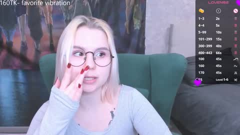 Kira online show from February 2025 04:36:02 PM