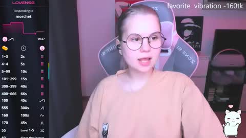 Kira online show from December 2025 08:04:02 PM