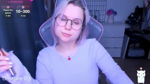 Kira online show from March 2026 06:12:02 PM