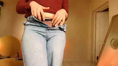 Miriam online show from November 2025 07:13:01 PM