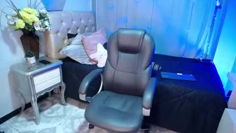 Misaaki online show from November 2025 11:33:02 AM