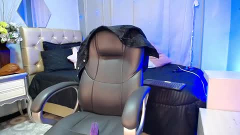 Misaaki online show from November 2025 10:59:01 AM