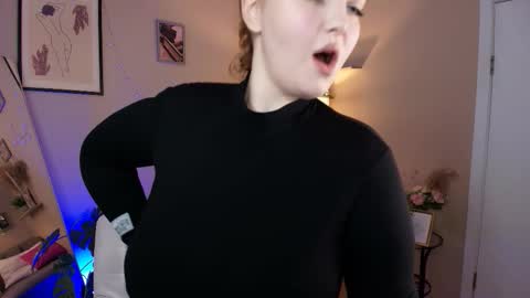 Ivy online show from November 2025 09:10:01 AM