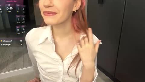 Molly online show from October 2025 05:46:01 PM