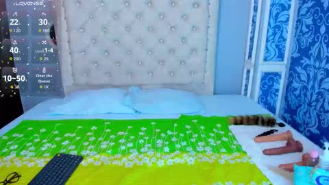 Mishell online show from October 2025 01:34:02 PM