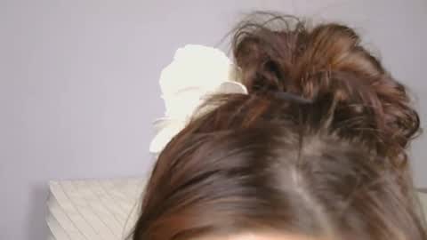 Elora online show from November 2025 08:08:01 PM