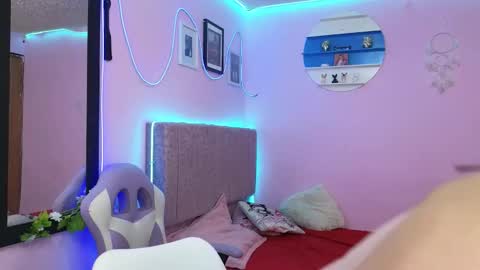 misofialeal online show from September 2025 07:39:01 PM