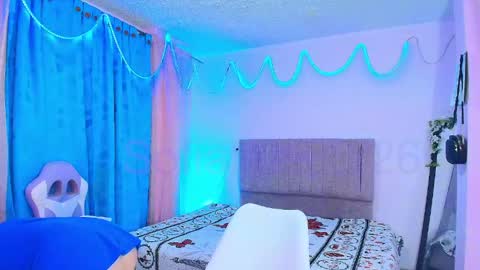 misofialeal online show from May 2026 06:25:01 PM