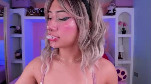 Megan online show from November 2025 06:08:02 PM