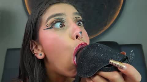 Snapshot of miss___sabrina chatting on December 2025 06:24:02 PM Sabrina online show from December 2025 06:24:02 PM