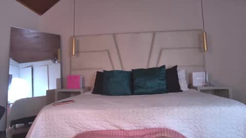 miss__ary_ online show from May 2026 11:59:02 AM