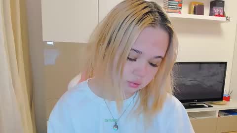 miss__selena online show from February 2025 06:01:02 PM