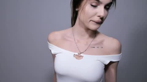 Katrin online show from February 2025 01:33:02 PM