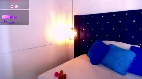 miss_ariss online show from December 2025 04:41:04 AM