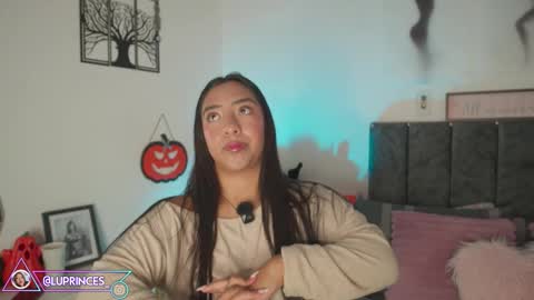 lucy 3 online show from October 2025 07:34:01 PM