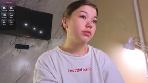 Snapshot of miss_bubbles chatting on October 2025 12:30:02 AM Sandy online show from October 2025 12:30:02 AM