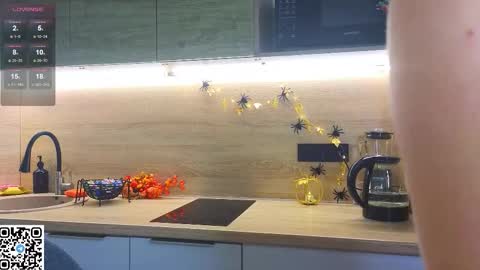 Snapshot of miss_bubbles chatting on October 2025 12:10:02 AM Sandy online show from October 2025 12:10:02 AM