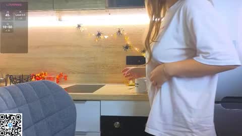 Snapshot of miss_bubbles chatting on October 2025 12:36:02 AM Sandy online show from October 2025 12:36:02 AM