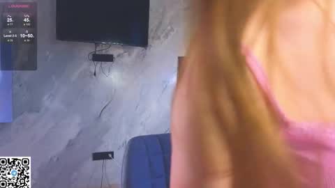 Snapshot of miss_bubbles chatting on November 2025 02:32:01 AM Sandy online show from November 2025 02:32:01 AM