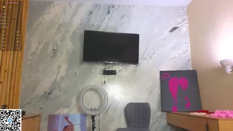 Snapshot of miss_bubbles chatting on November 2025 12:42:01 AM Sandy online show from November 2025 12:42:01 AM