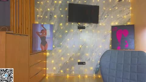 Snapshot of miss_bubbles chatting on December 2025 12:48:01 AM Sandy online show from December 2025 12:48:01 AM