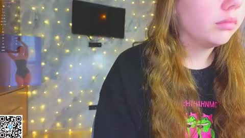 Snapshot of miss_bubbles chatting on December 2025 11:22:01 PM Sandy online show from December 2025 11:22:01 PM