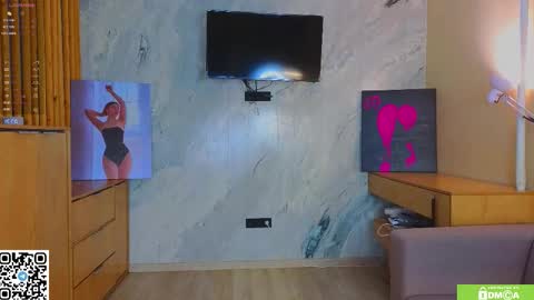 Snapshot of miss_bubbles chatting on January 2026 12:34:02 AM Sandy online show from January 2026 12:34:02 AM