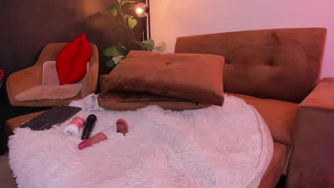 Charlize online show from March 2026 02:04:02 AM