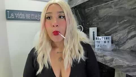 Danika online show from November 2025 10:58:02 AM