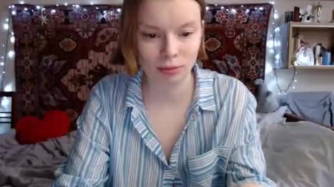 Elis online show from February 2025 12:06:02 PM