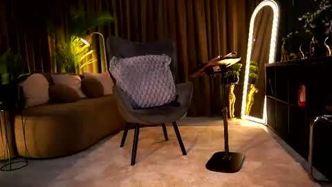 Miss Ema Devine online show from July 2026 04:10:02 PM