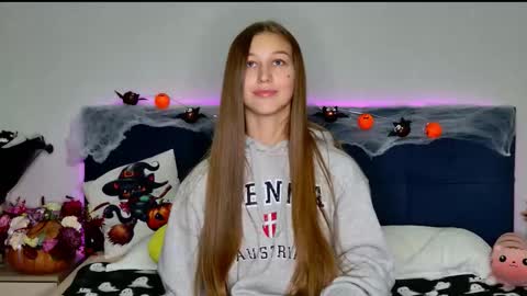 Snapshot of miss_emily_miller chatting on November 2025 05:25:02 PM Emily online show from November 2025 05:25:02 PM