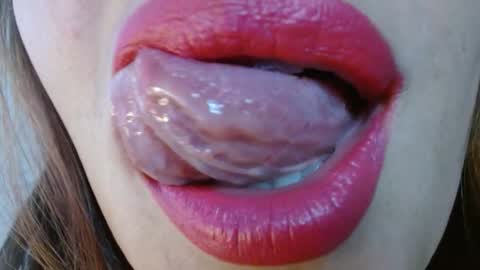 Miss Evoleth online show from December 2025 05:29:01 PM