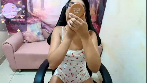 Snapshot of miss_helensexy chatting on June 2026 11:35:01 AM miss_helensexy online show from June 2026 11:35:01 AM