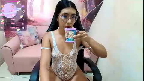 Snapshot of miss_helensexy chatting on June 2026 06:34:01 PM miss_helensexy online show from June 2026 06:34:01 PM